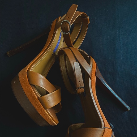 Ralph Lauren platform high heels - Picture 3 of 3